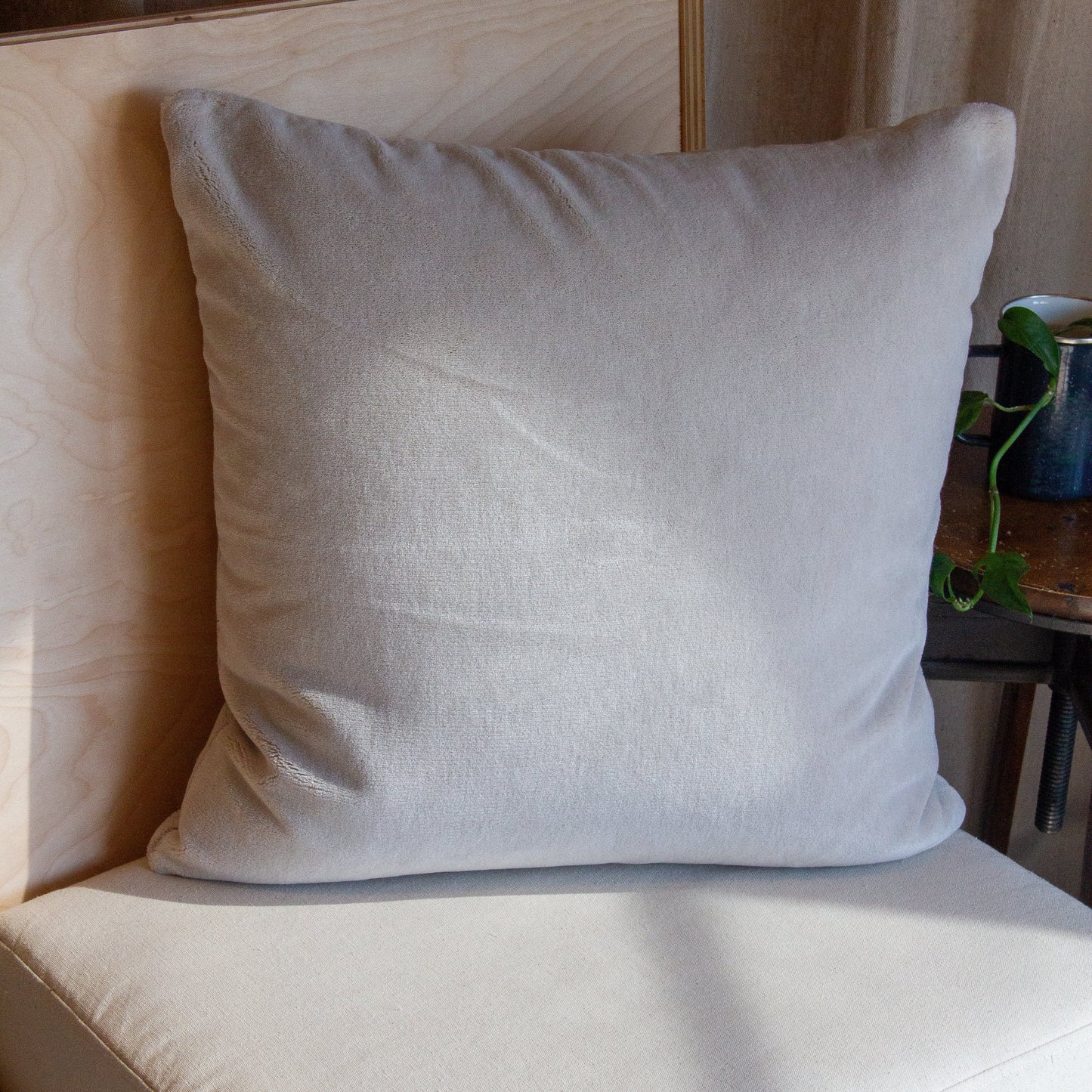 Holly Hunt Dreamer in Dew Drops Pillow Cover