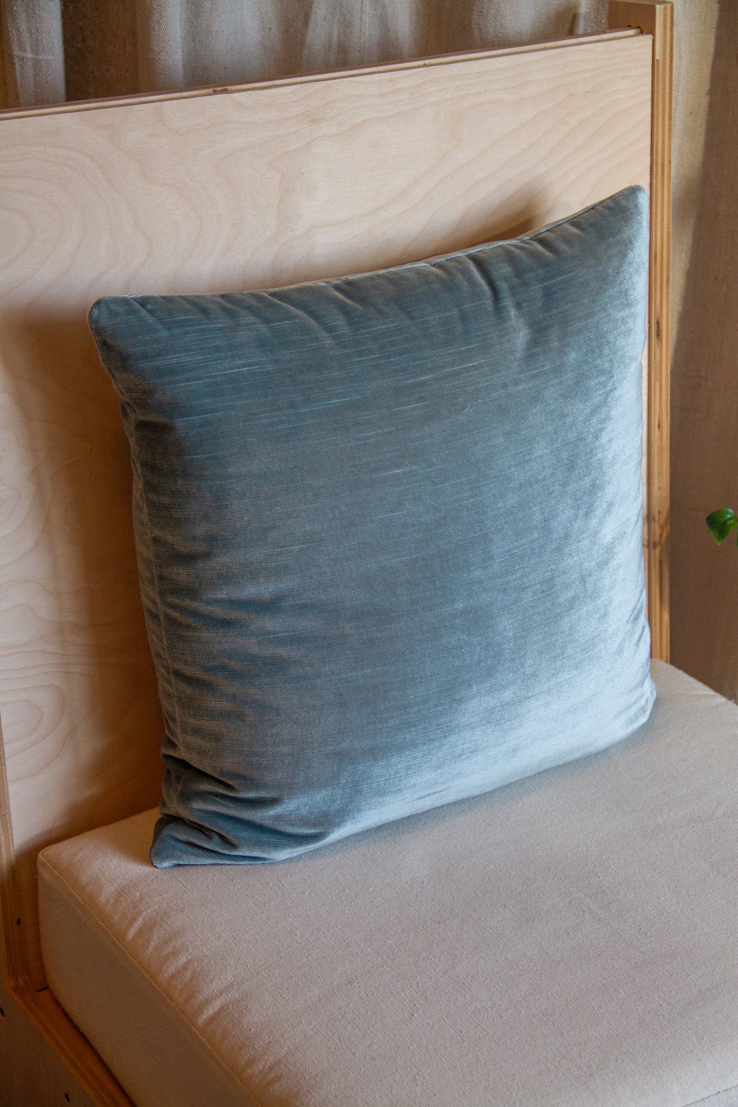 Elitis Hôtel Particulier in Raphael Pillow Cover