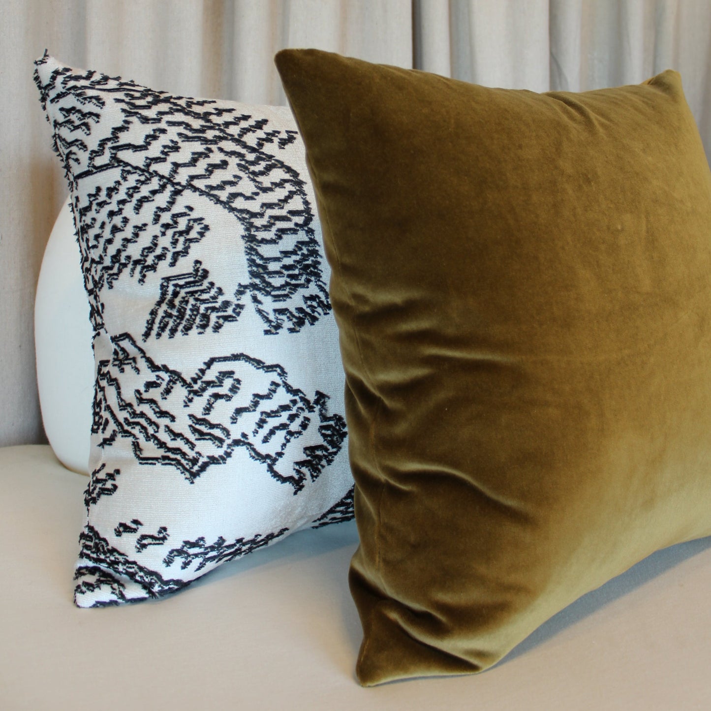 Dedar Tiger Mountain in Graphite Pillow Cover