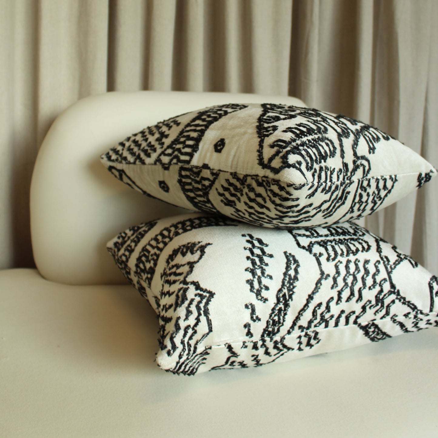 Dedar Tiger Mountain in Graphite Pillow Cover