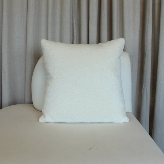 Holly Hunt Great Plains in Smokey Vanilla Pillow Cover