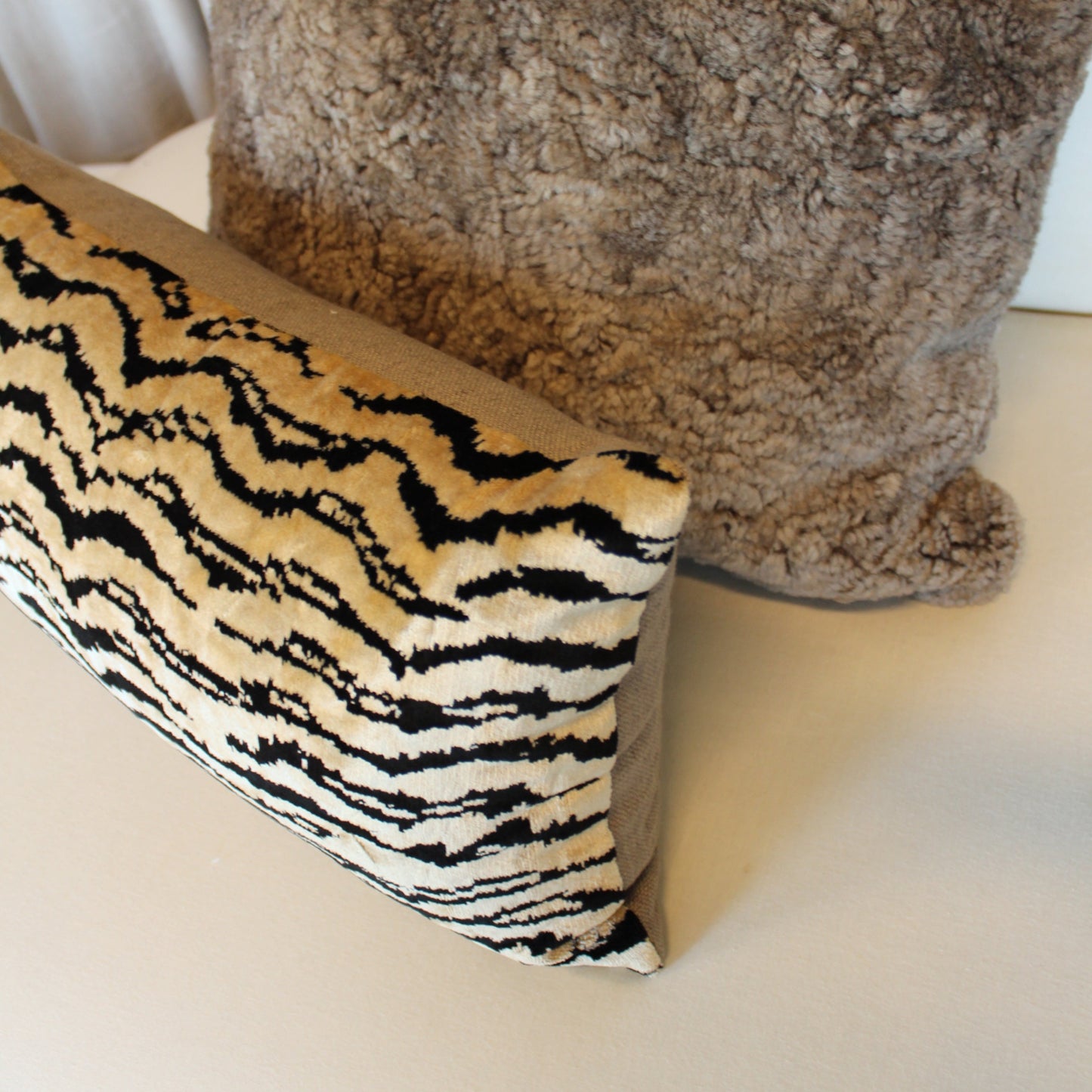 Colefax & Fowler Larsen Kayar in Ebony with Linen Back Pillow Cover