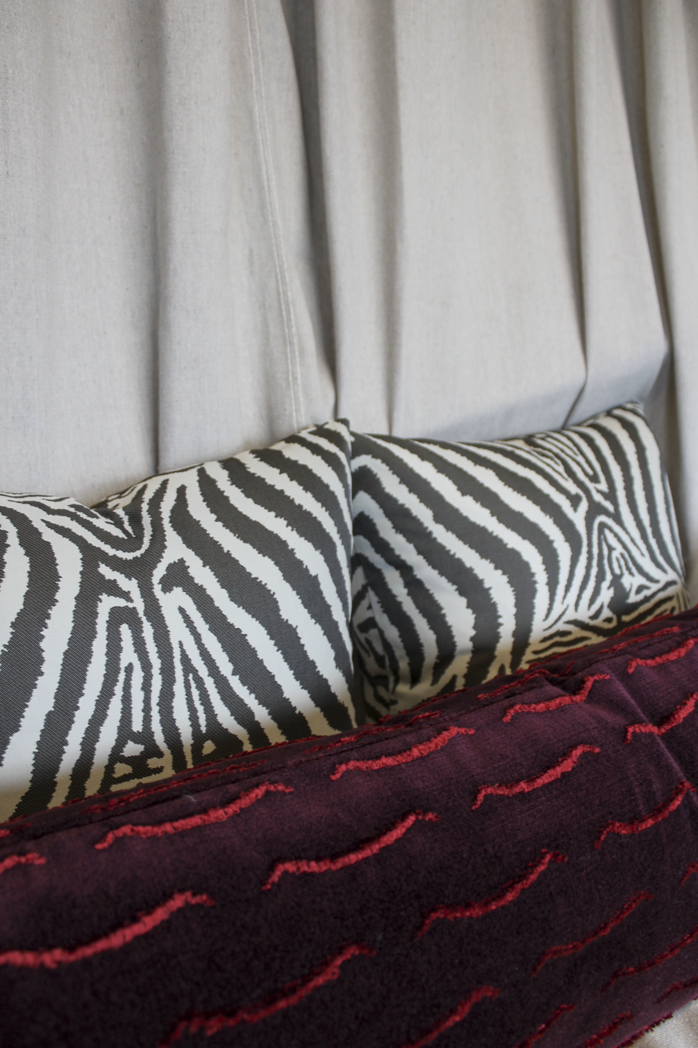 Dedar Nouvelles Vagues Rubis (06) Pillow Cover