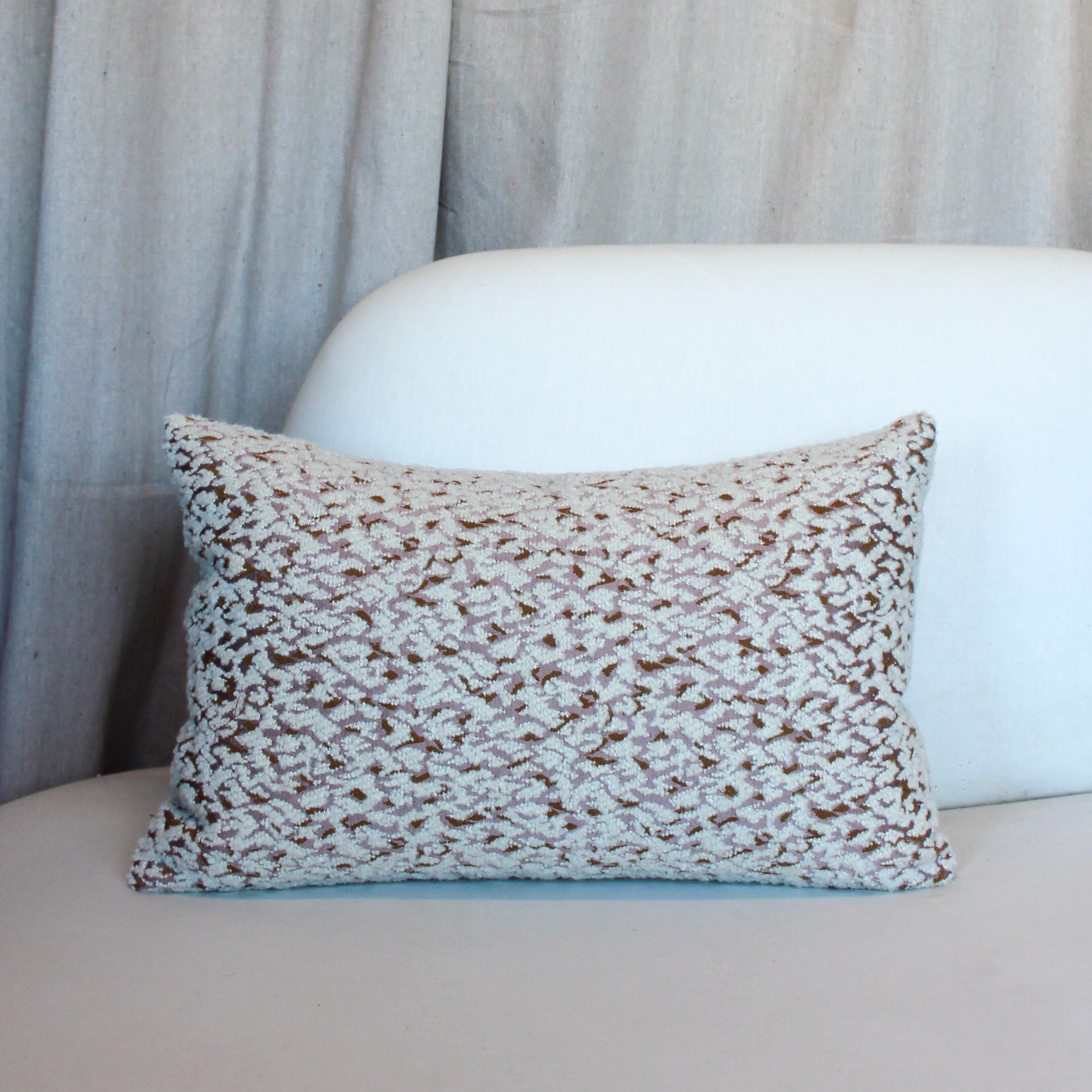 Metaphores Feline Impala Pillow Cover